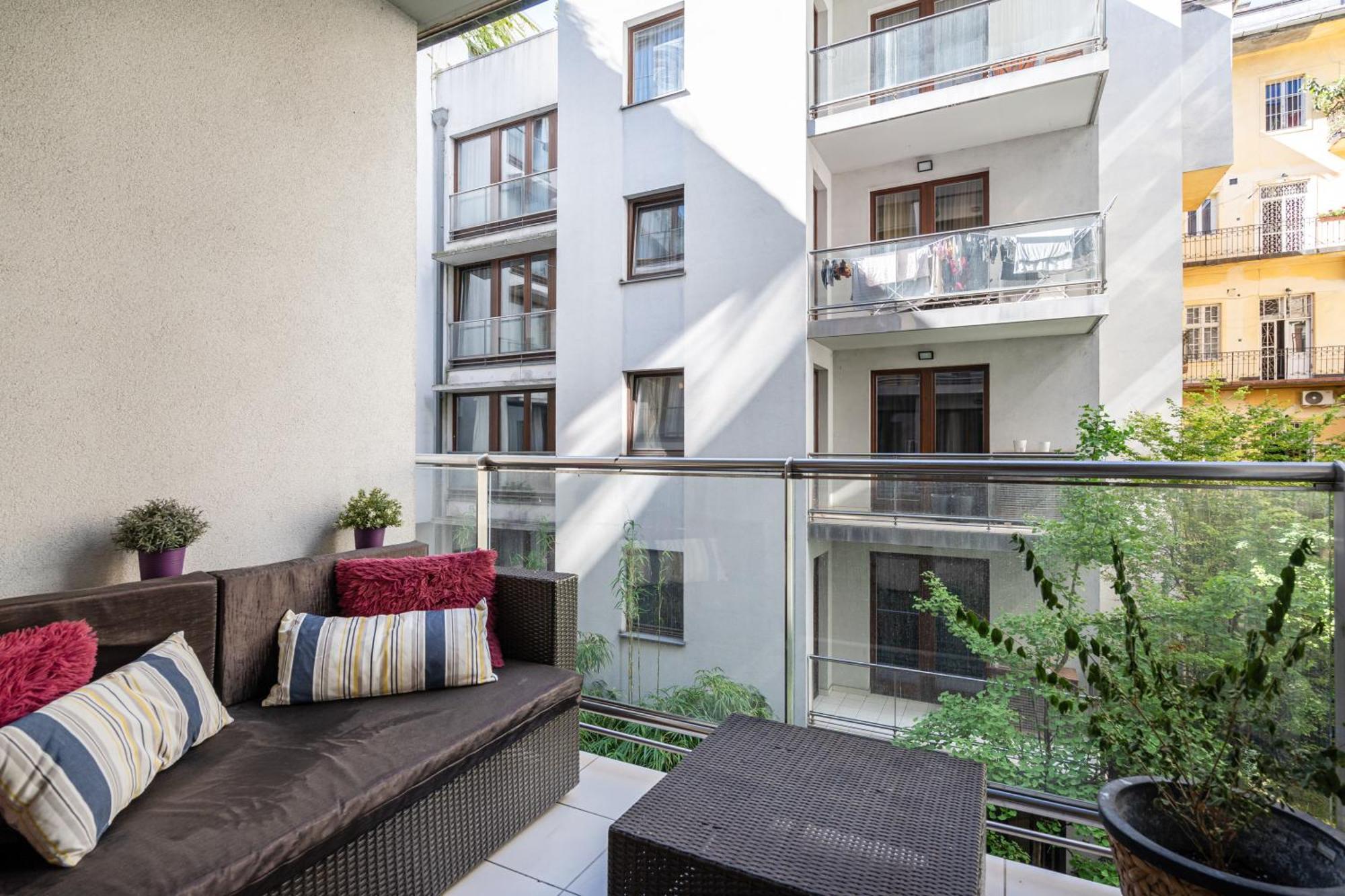 Home Of Serenity - 2 Bdr, Free Parking And Terrace Budapest Eksteriør bilde
